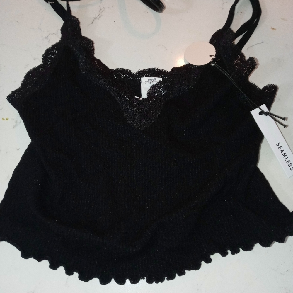 Forever 21 lingerie/Bra Black seamless Adjustable Spaghetti Straps size M/L